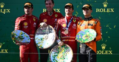 Formula 1, Australia: Verstappen ko, Sainz guida la doppietta Ferrari